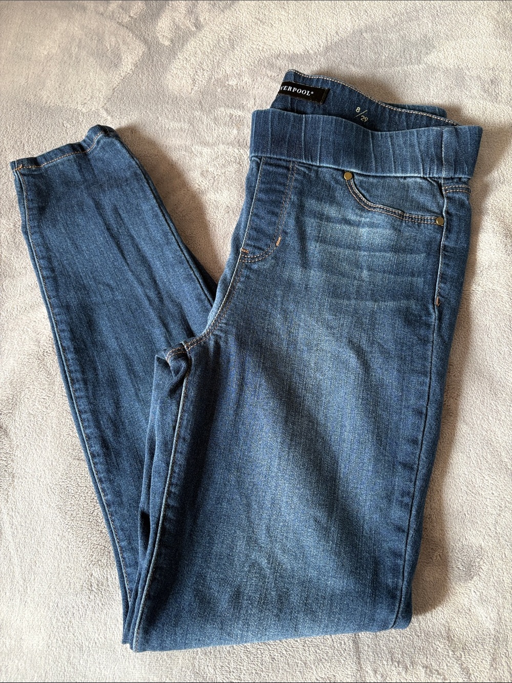 Liverpool Jeans Pull-On Skinny Jeans  Size 8/29 Riverol Wash Stretch Denim